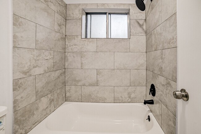 Building Photo - 3918 Cypressdale Dr