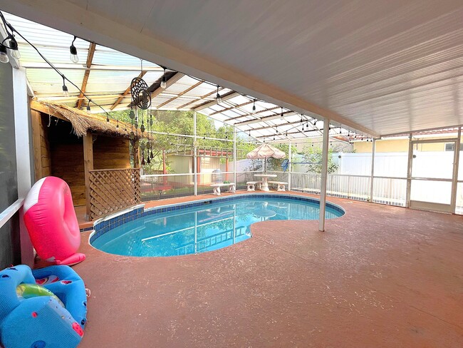 Building Photo - 2348 Cordova Ct