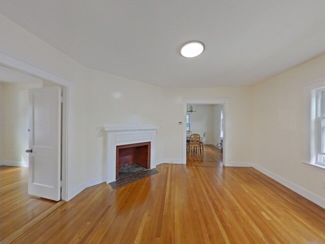 Building Photo - 204 Marlboro St
