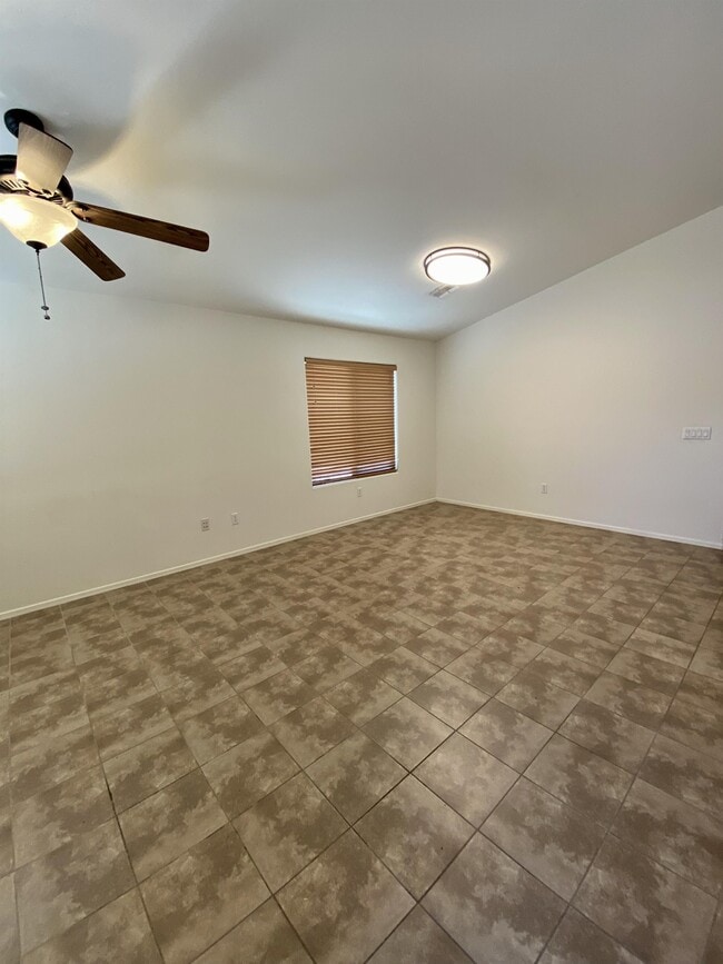Building Photo - 8771 N Finfrock Dr