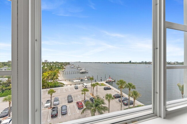 Building Photo - 2800 N Flagler Dr