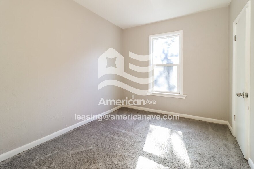 Building Photo - 617 Nicholas St