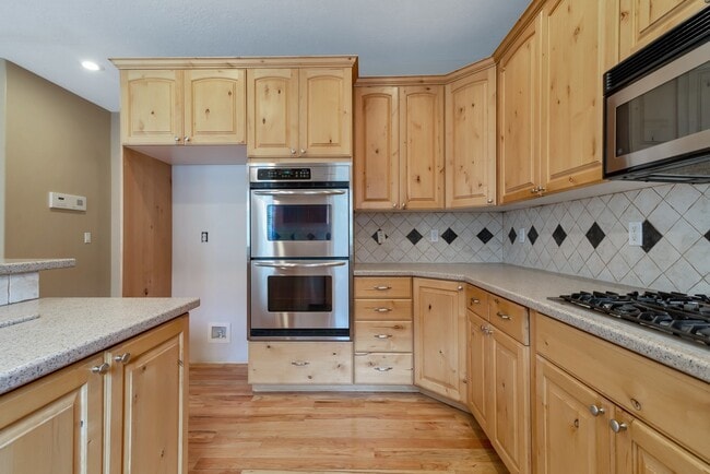 Building Photo - Jewel up in Alpine