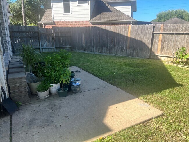 Building Photo - 6207 Harrison Ct