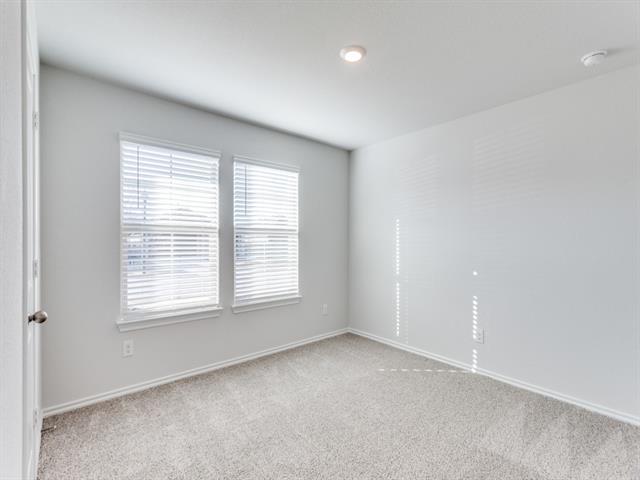 Building Photo - 528 Bronze Cir W