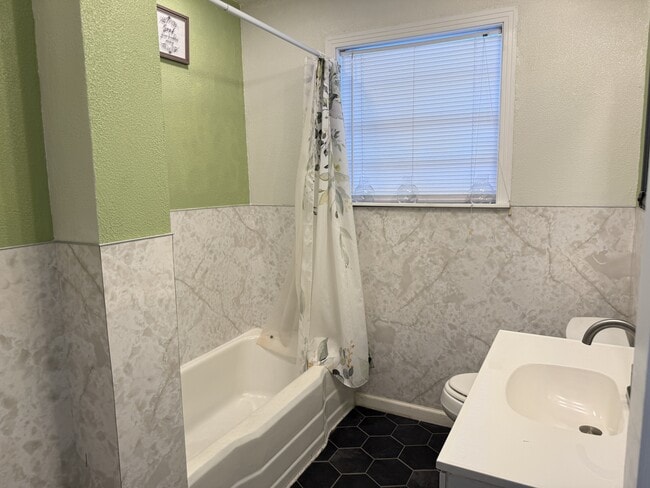 Building Photo - 6899 Jefferson Blvd