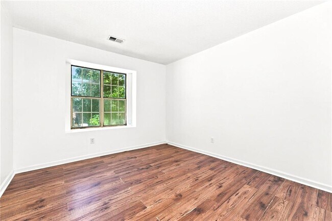 Building Photo - 3061 Herscu Way