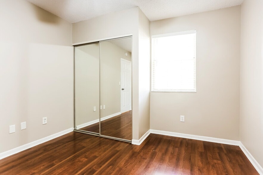 Building Photo - 848 NW 98th Ave
