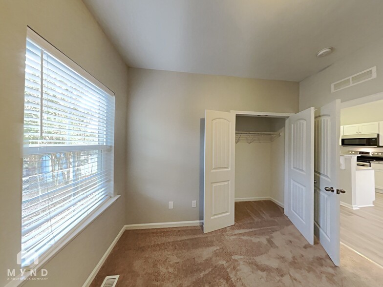 Building Photo - 2415 Ashe St