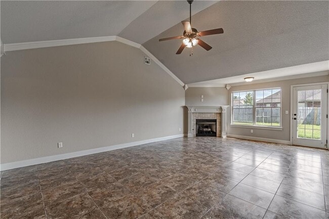 Building Photo - 2703 SW Warberry Ave