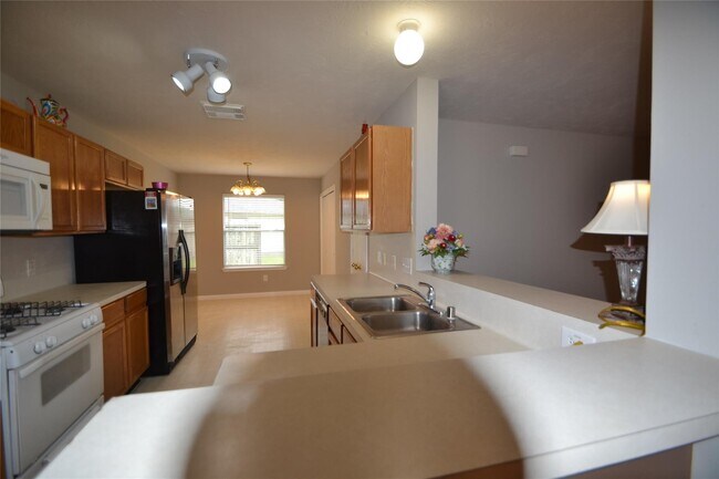 Building Photo - 5126 Riverwood Dr