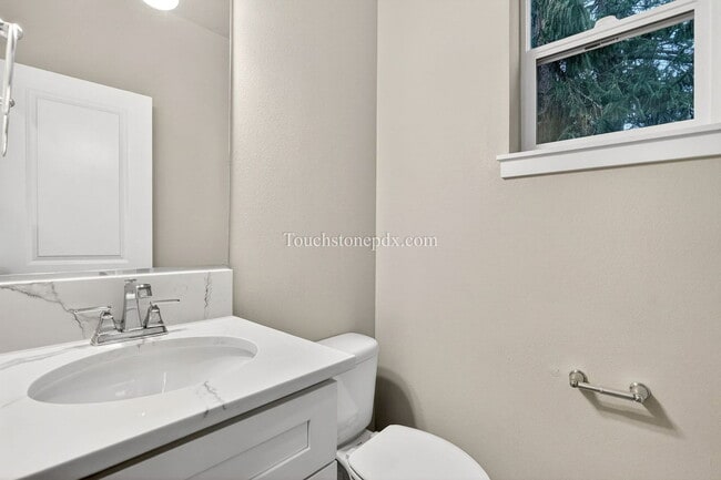 Building Photo - 3859 SE 92nd Ave