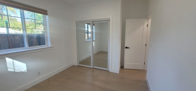 Building Photo - Modern Comfort: Beautiful Two-Bedroom ADU ...