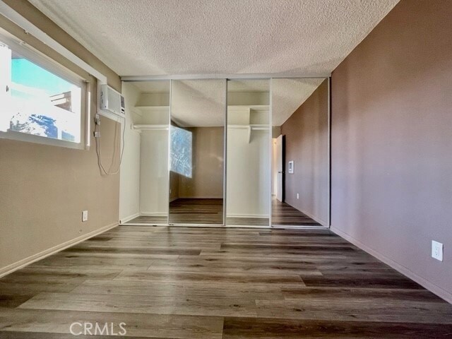 Building Photo - 686 E Cottonwood Rd