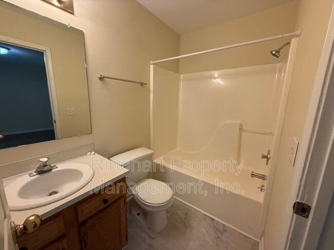 Building Photo - 1033 Park Meadow Dr
