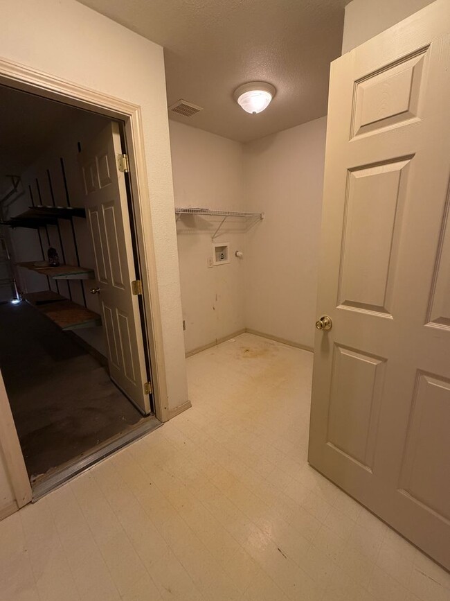 Building Photo - Beautiful Home Close to Holloman AFB
