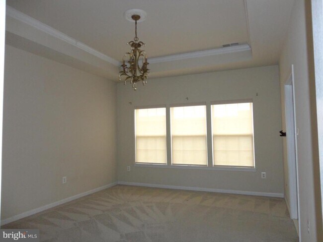 Building Photo - 24699 Kings Canyon Square