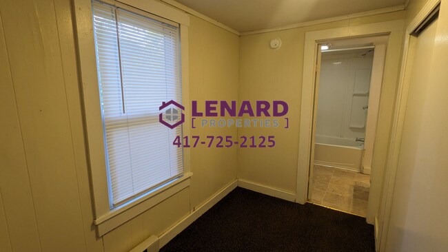 Building Photo - The Perfect Size!