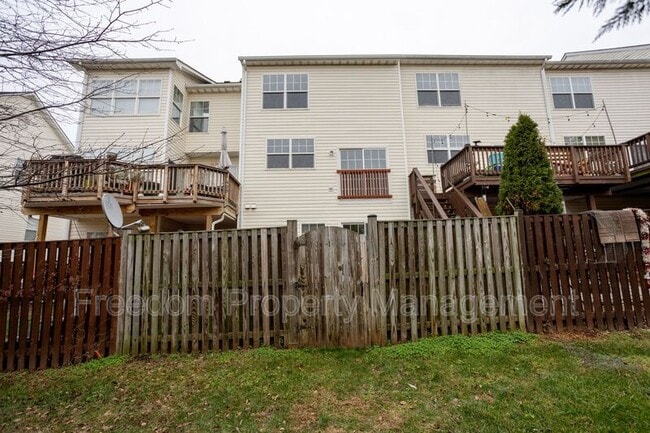 Building Photo - 8150 Rainwater Cir