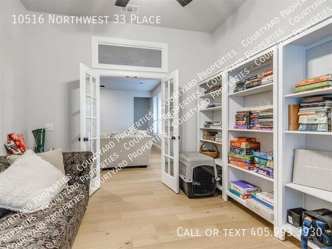 Building Photo - 10516 NW 33rd Pl