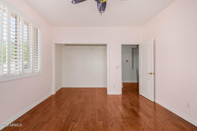 Building Photo - 10573 E Sheena Dr