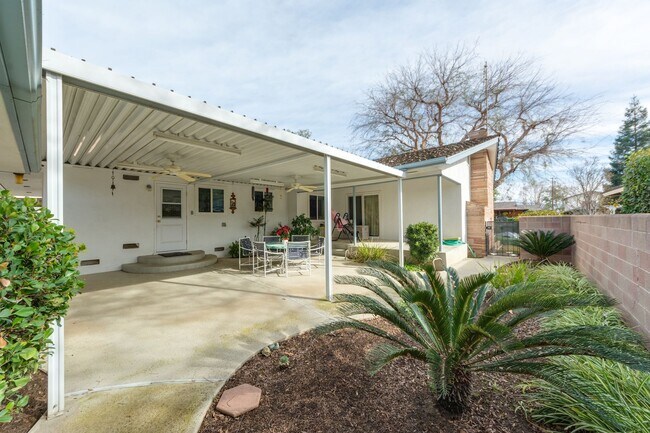 Building Photo - Lovely 3 bedroom Home!