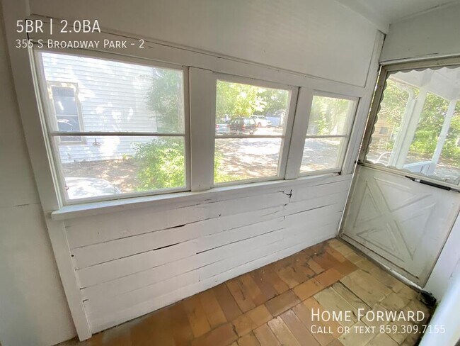 Building Photo - 355 S Broadway Park