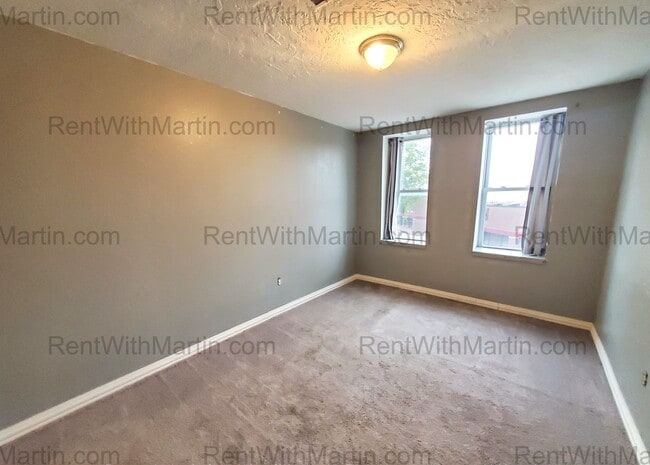 Building Photo - 9 N Frederick Ave