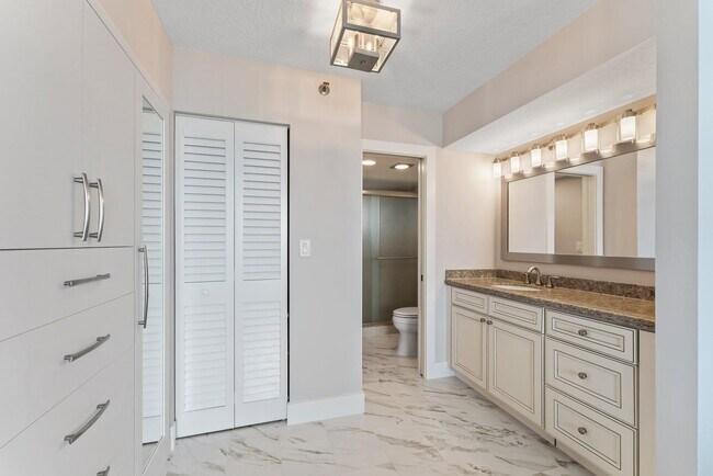 Building Photo - 300 Ocean Trail Way