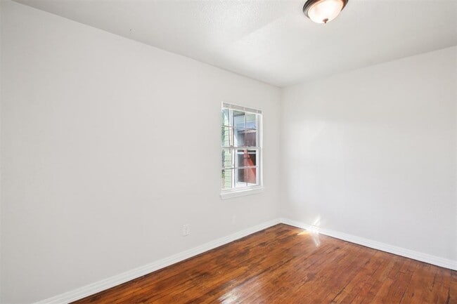 Building Photo - 3209 NW 32nd St