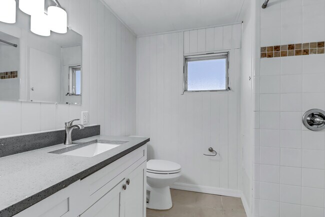 Full Bath - 243 Tangerine Dr