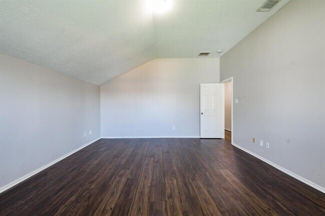 Building Photo - 10502 Scenic Cove Ct
