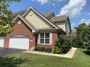 Building Photo - 10S401 Carrington Cir
