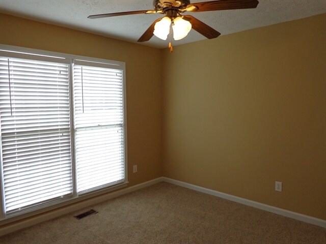 Building Photo - 304 Legacy Park Dr