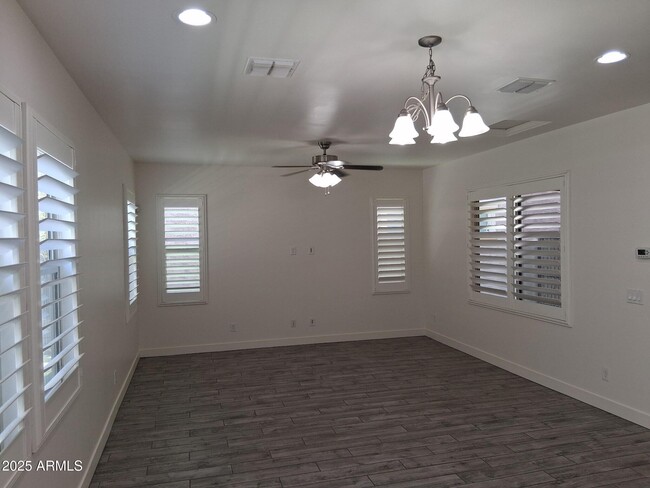 Building Photo - 4708 E Daley Ln