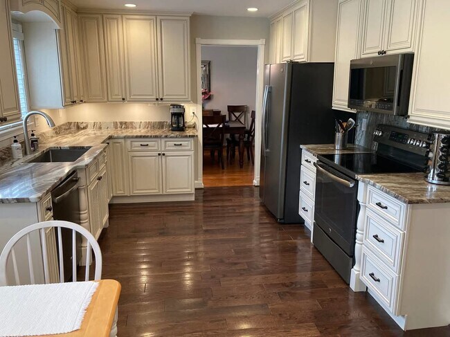 Building Photo - 6511 Cape Ct