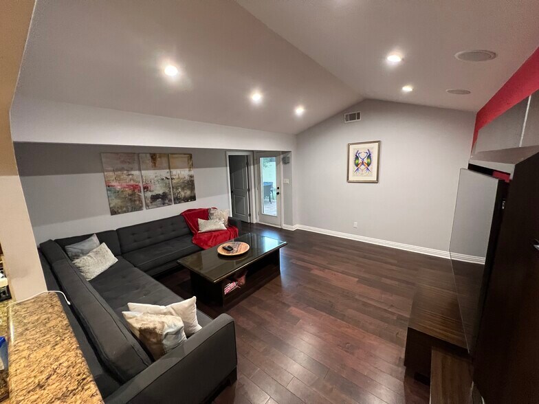 Building Photo - 4635 Cartwright Ave