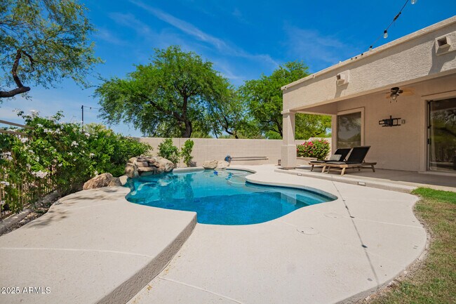 Building Photo - 7701 E Buteo Dr