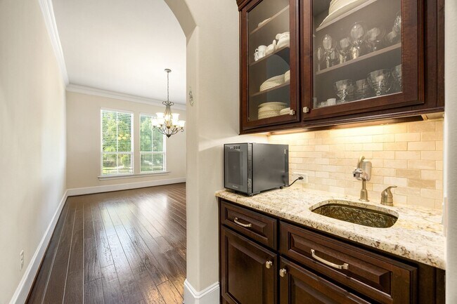 Building Photo - 4302 Meyerwood Dr