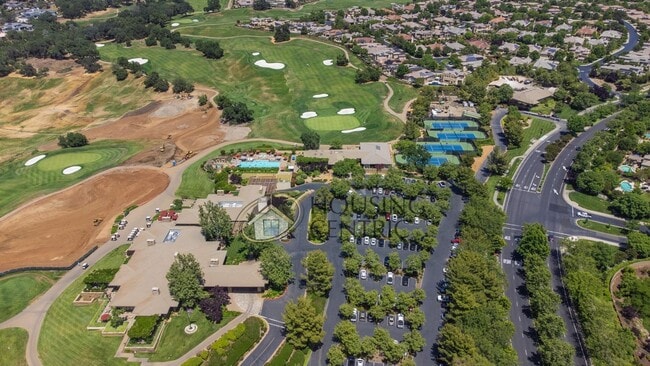 Building Photo - Executive Gated Serrano Golf-Course Home with Views of the 16th Hole!