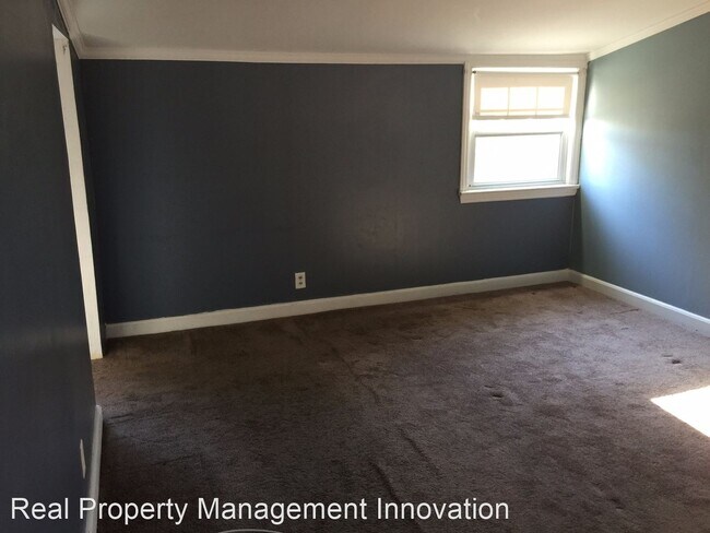 Building Photo - 4 br, 2 bath House - 221 E Hawthorne Avenue
