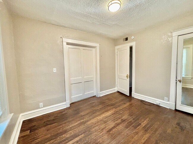 Building Photo - The Shelby