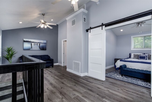 Building Photo - 1441 Chapparal Rd