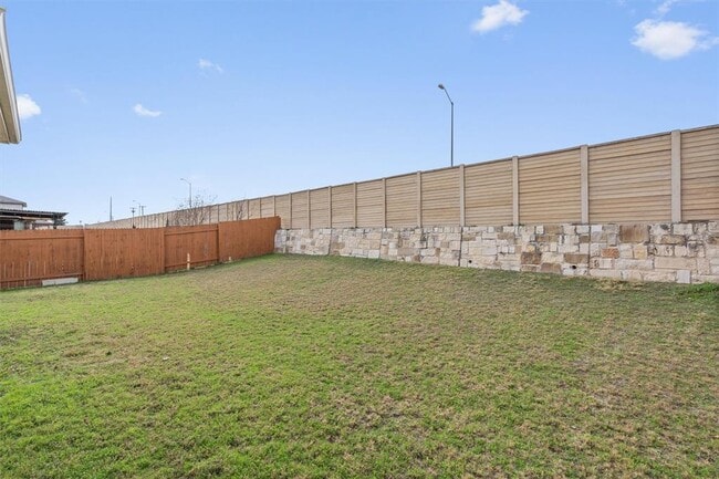 Building Photo - 2124 Hat Bender Lp