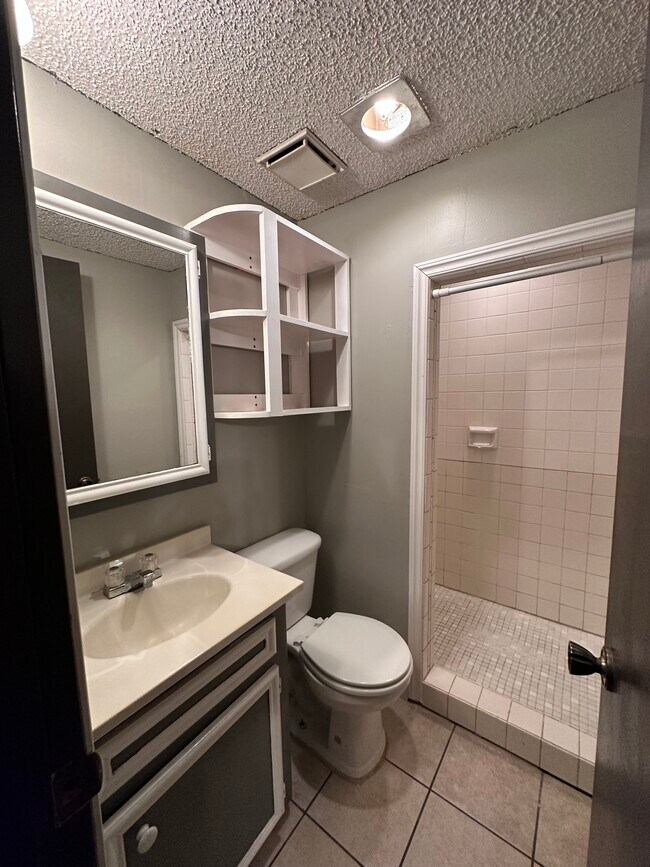 Building Photo - 332 Tullahoma Dr