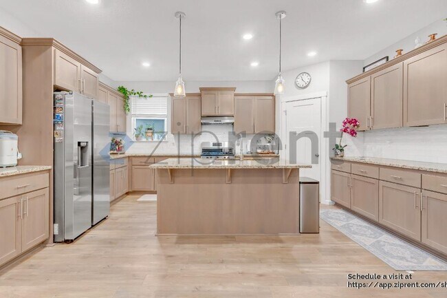 Building Photo - 30985 NW Brooking St