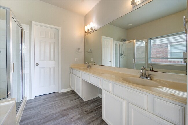 Building Photo - 16814 Benwick Dr