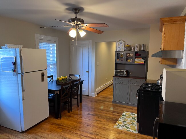 Building Photo - 30 Thorpe St