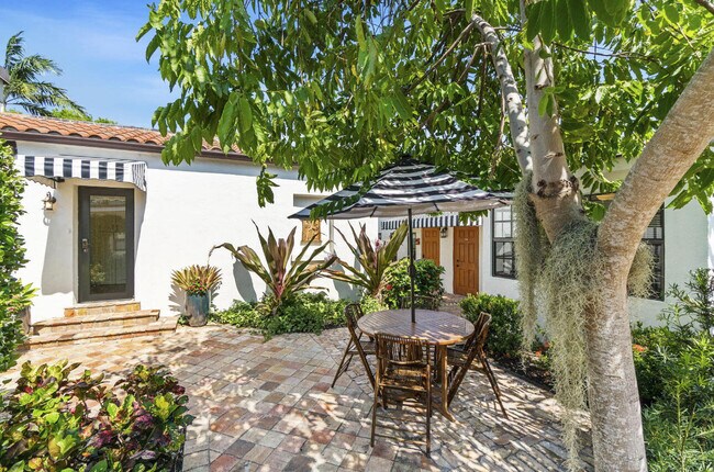 Building Photo - 400 33rd St