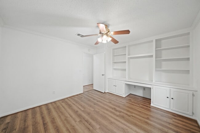 Building Photo - 21226 Park Willow Dr